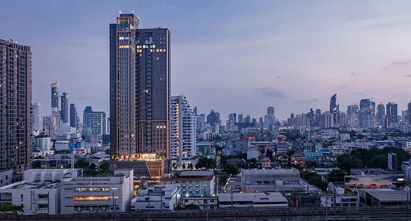 The Base Phetchaburi - Thonglor