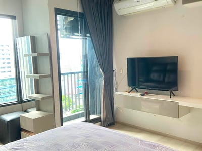 Life One Wireless — ပရိဘောဂအစုံပါ စတူဒီယိုခန်း | Wireless Road အချက်အချာနေရာ | BTS နီး