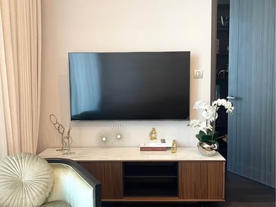 LAVIQ Sukhumvit 57 — Rare High Floor Unit | Unblocked Thonglor View