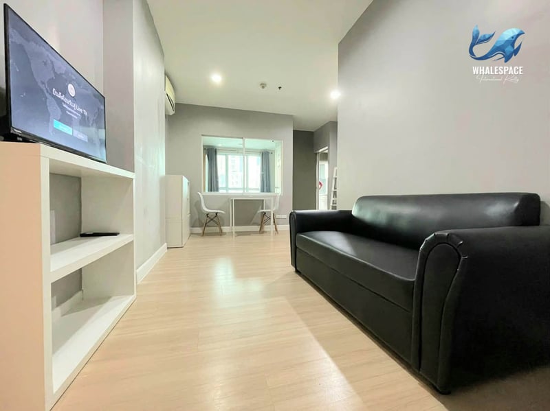 Life @ Sathorn 10 — Skyline View Residence | Near BTS Chong Nonsi photo 2