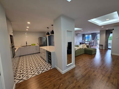 Beverly Hills Mansion Ekkamai | Spacious 135 SQ.M. Residence | Quiet Residential Street