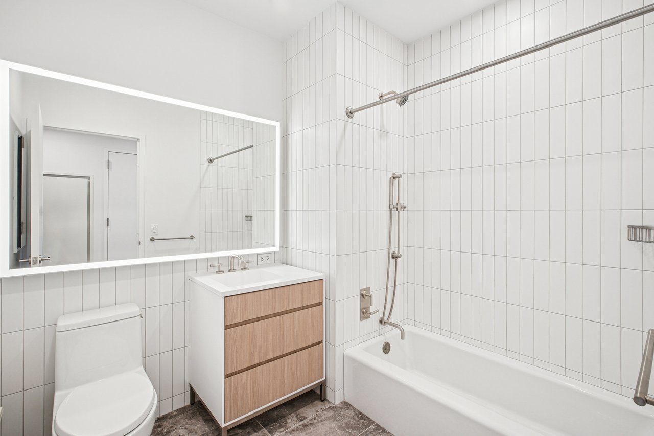 499P #351 BATH2