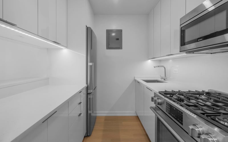 South Park Tower 124 West 60 Street #17f, Manhattan, NY 10023 4