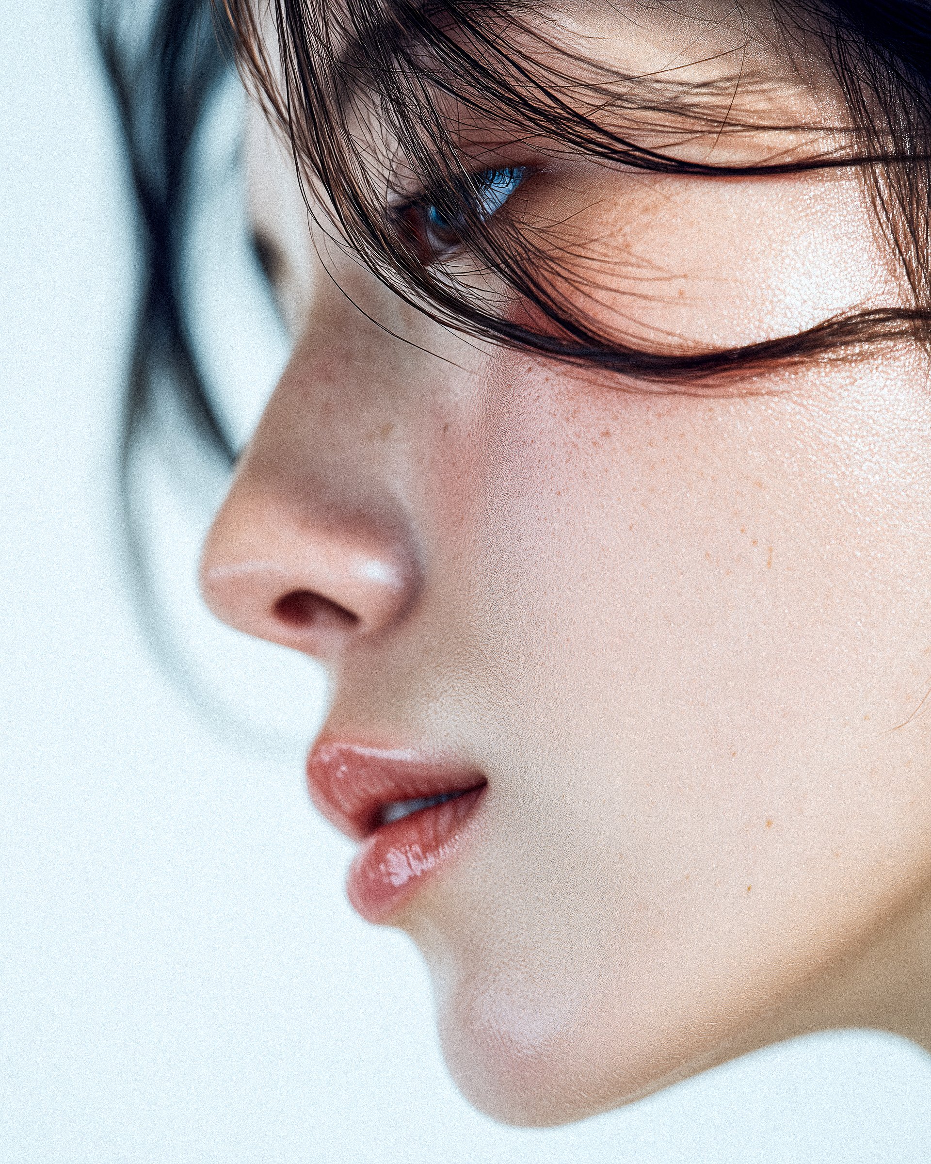 Clean glossy beauty profile