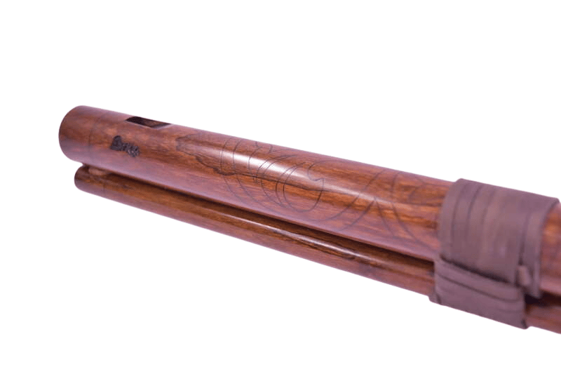 Fujara "H", dĺžka: 135-140cm, vŕtanie: Ø26, zdobenie: Polornamentový lesk 3