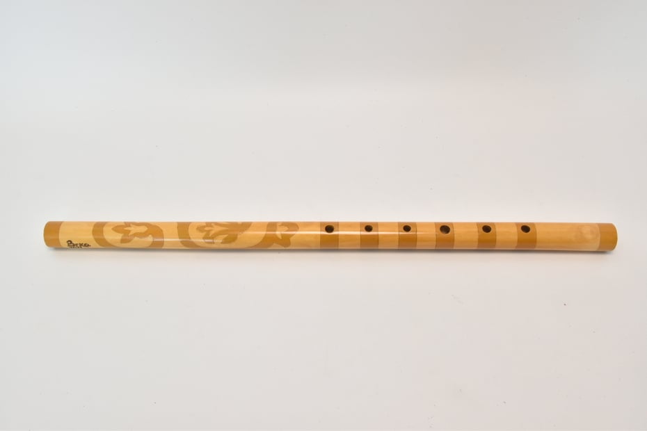 Píšťalka šesťdierková “F”, dĺžka: 46-50cm, vŕtanie: Ø15, zdobenie: Ornamentový lesk