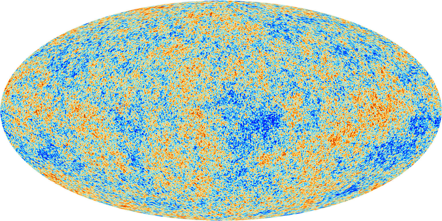 Oválná mapa teplotních odchylek reliktního záření z mise Planck v modrých a oranžových barvách