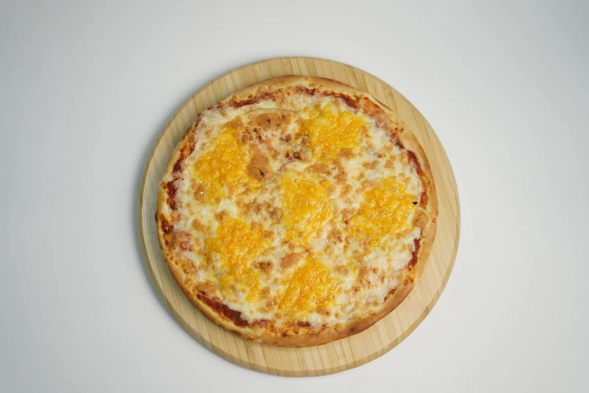 بيتزا مكس اجبان - صوص بيتزا، جبنة مدخنة، جبنة شدر، جبنة موزاريلا