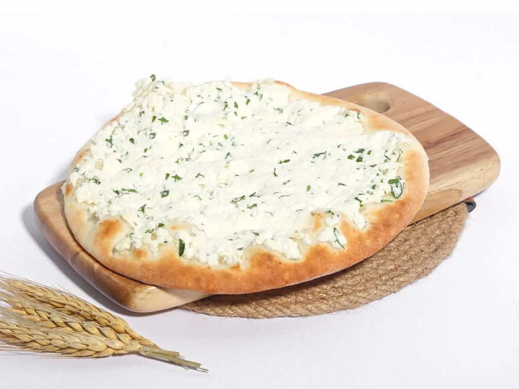 منقوشة جبنة بيضاء مع بقدونس