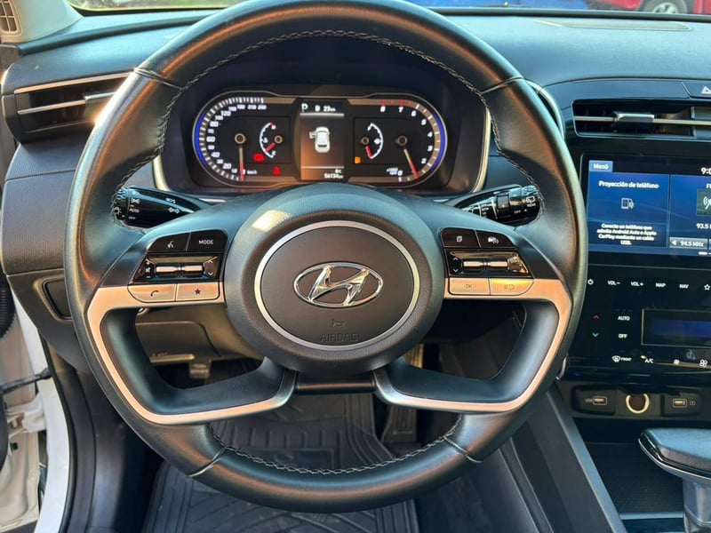Hyundai TUCSON 2025 - Imagen 12 de 16