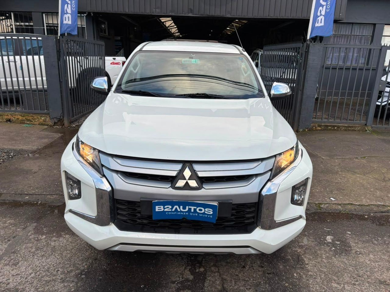 Mitsubishi L200 KATANA CR 2023 - Imagen 8 de 16
