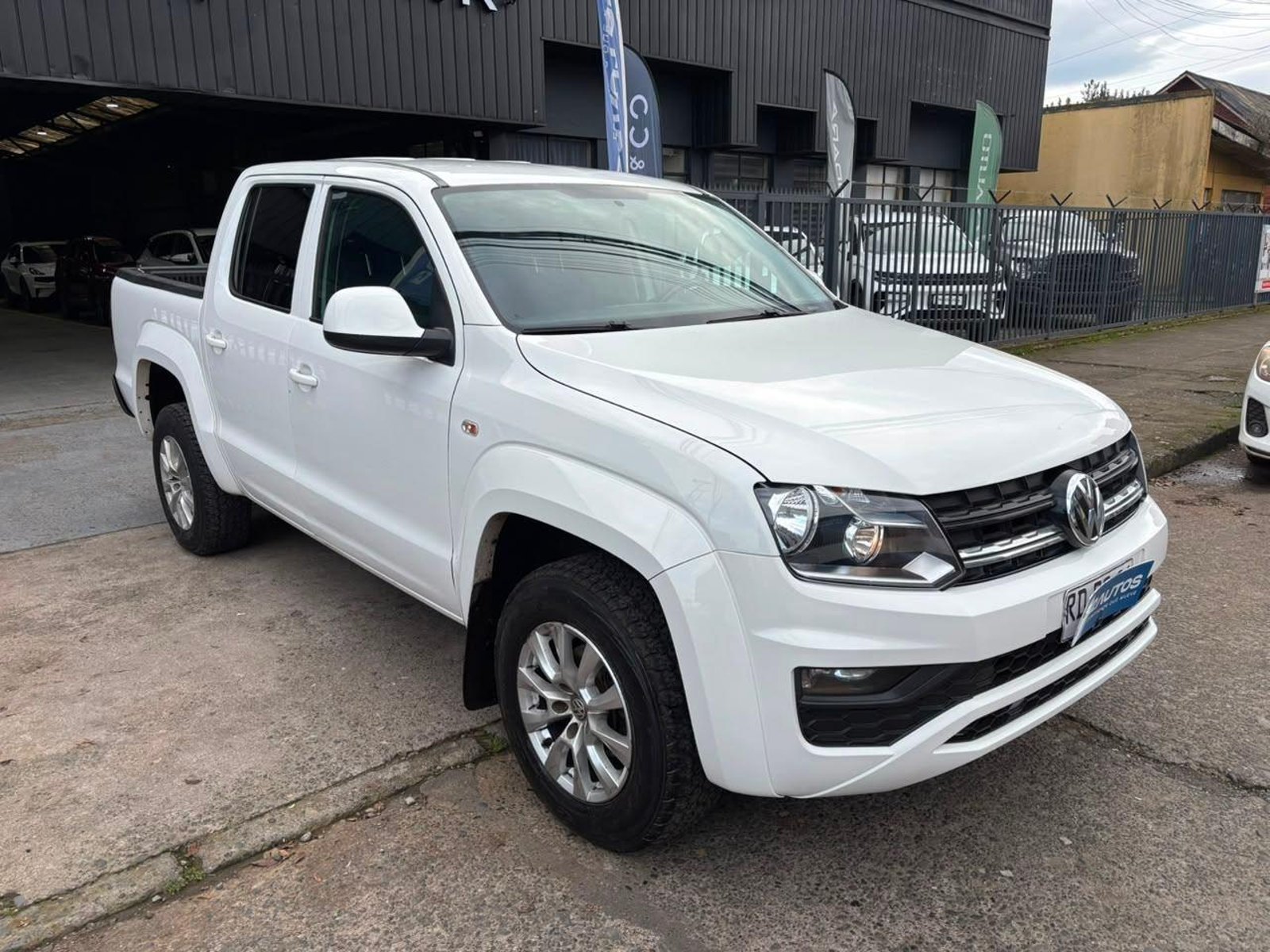 Volkswagen AMAROK TRENDLINE 2021 - Foto 2 de 14