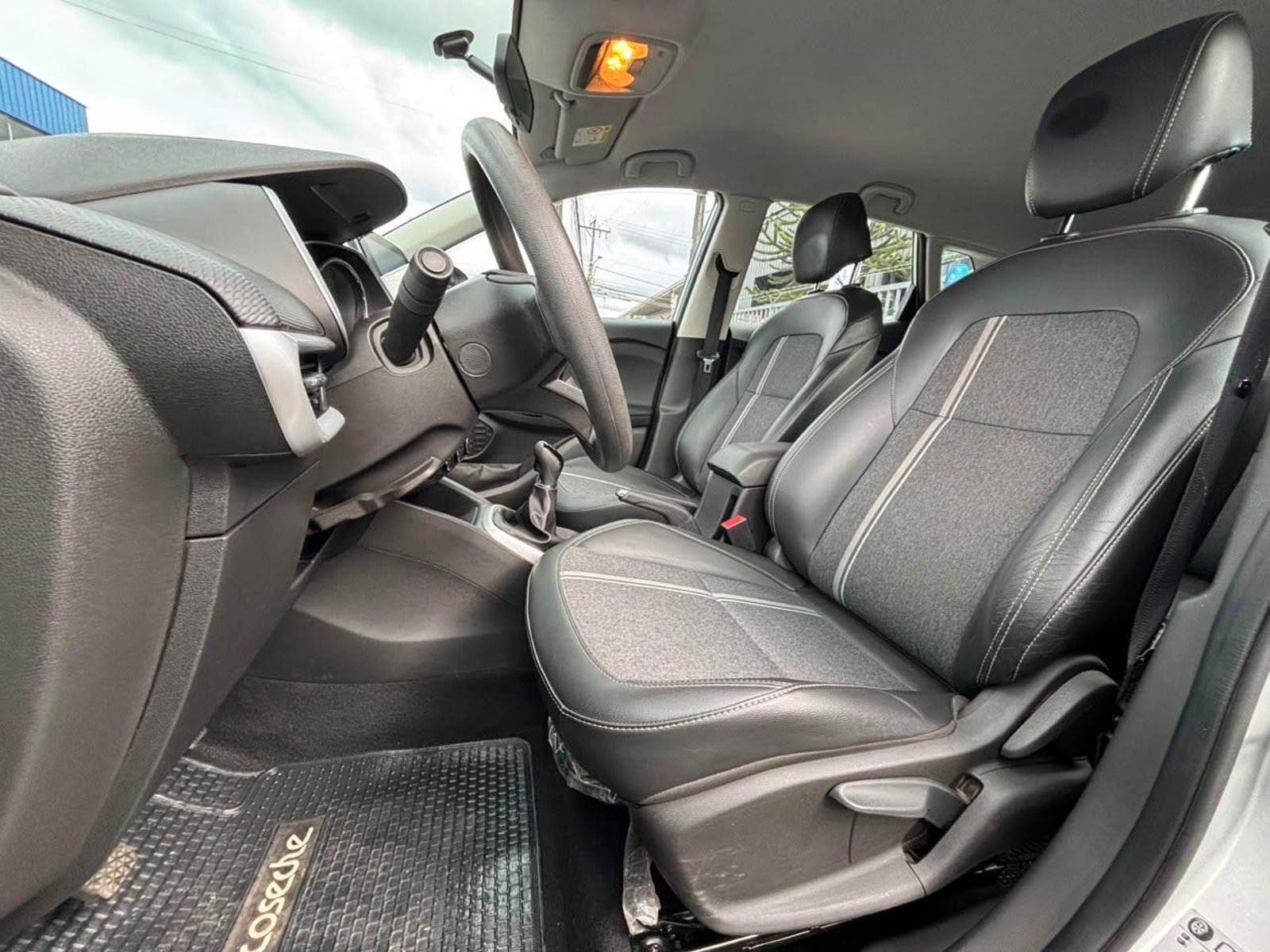 Chevrolet TRACKER 2023 - Imagen 12 de 16
