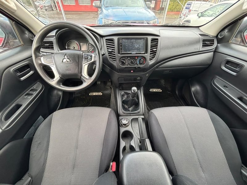 Mitsubishi L200 KATANA CRT 4X4 2023 - Imagen 14 de 17