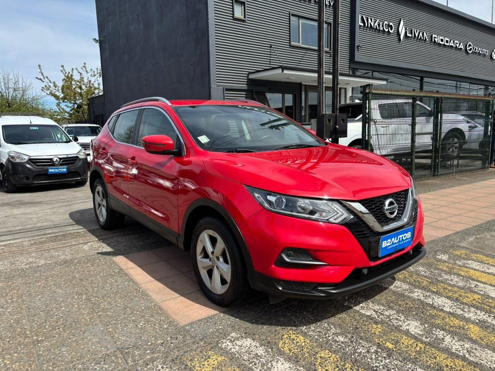 Nissan QASHQAI SENSE 2018 - Foto 2 de 19