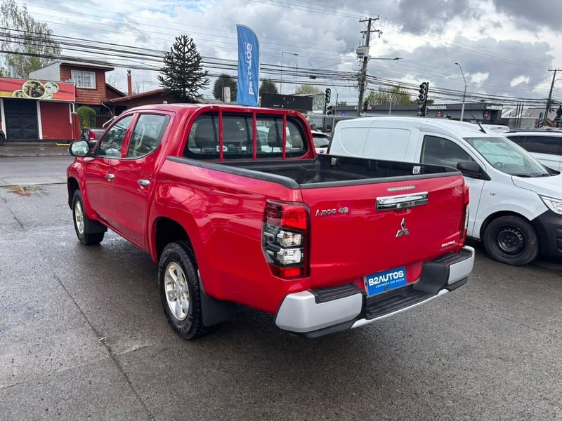 Mitsubishi L200 KATANA CRT 4X4 2023 - Imagen 7 de 17