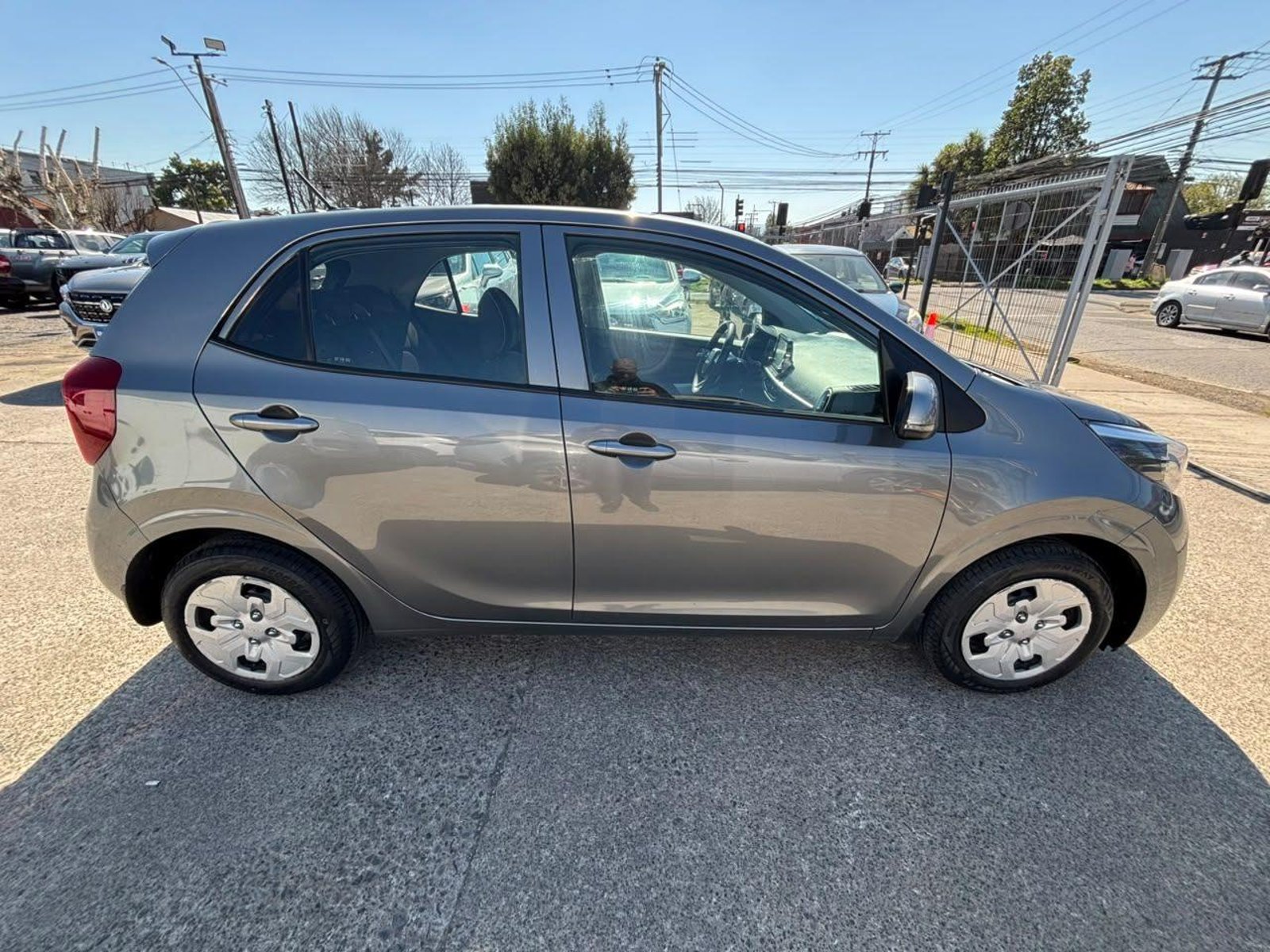Kia MORNING 2023 - Foto 4 de 16
