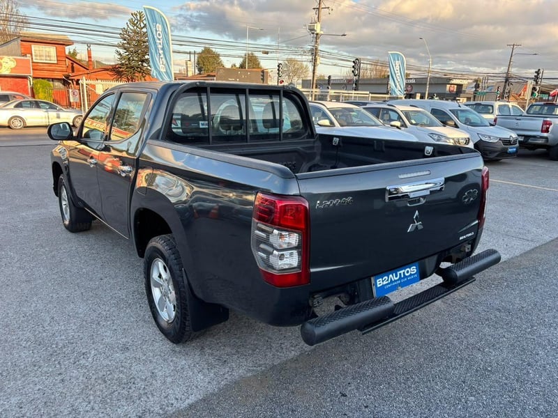 Mitsubishi L200 KATANA CRT 4X4 2023 - Imagen 5 de 16