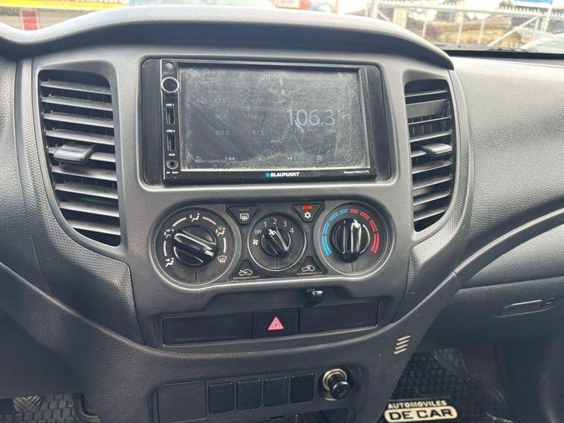 Mitsubishi L200 KATANA CRT 4X4 2023 - Imagen 16 de 17