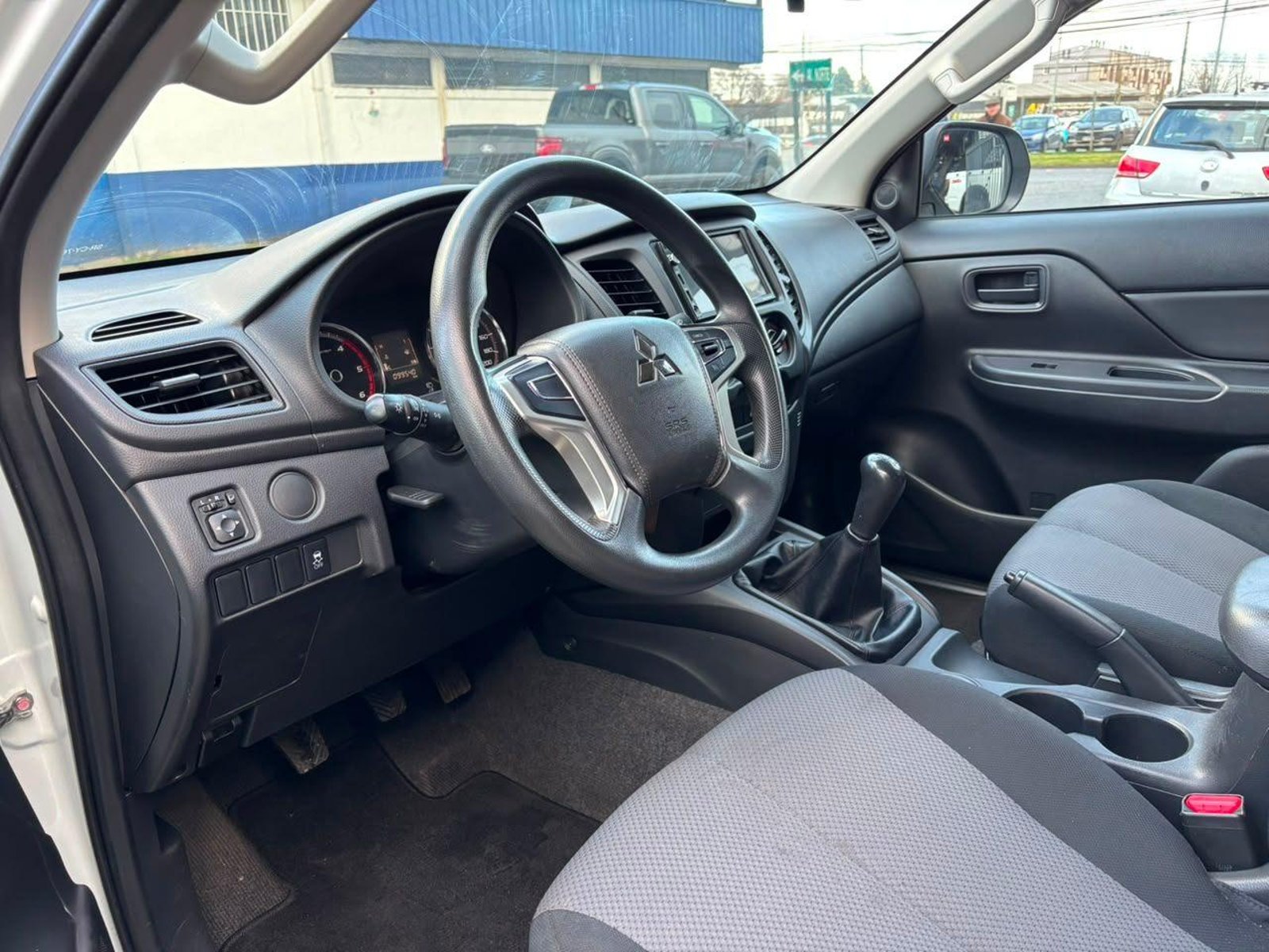 Mitsubishi L200 KATANA CR 2023 - Imagen 14 de 16