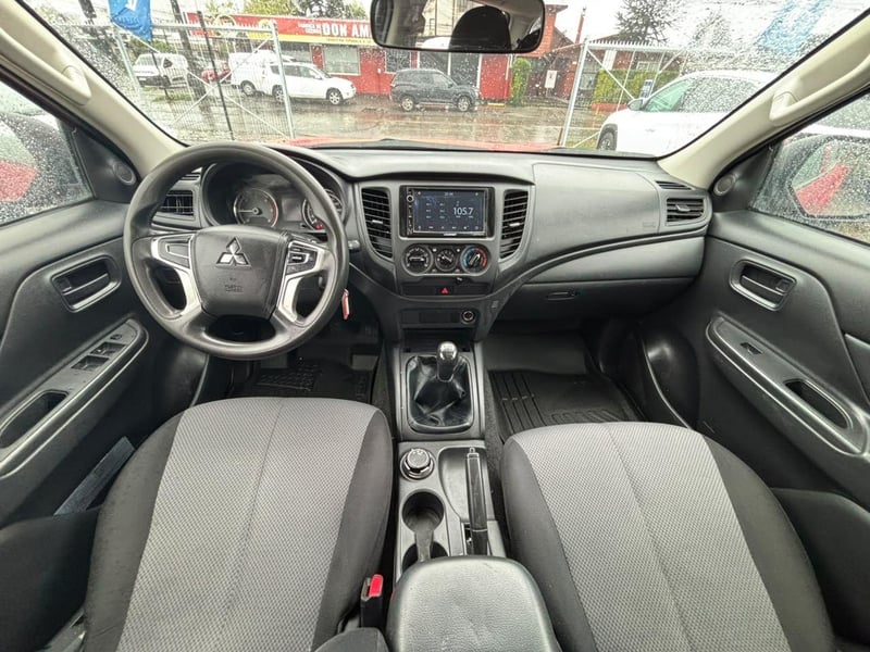 Mitsubishi L200 KATANA CRM 2023 - Imagen 11 de 14