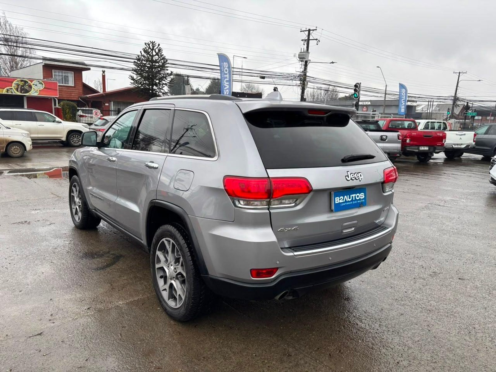Jeep GRAND CHEROKEE LTD 2020 - Foto 3 de 16