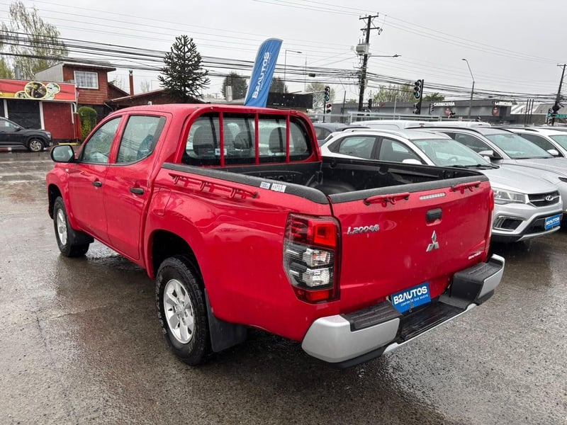 Mitsubishi L200 KATANA CRM 2023 - Imagen 8 de 14