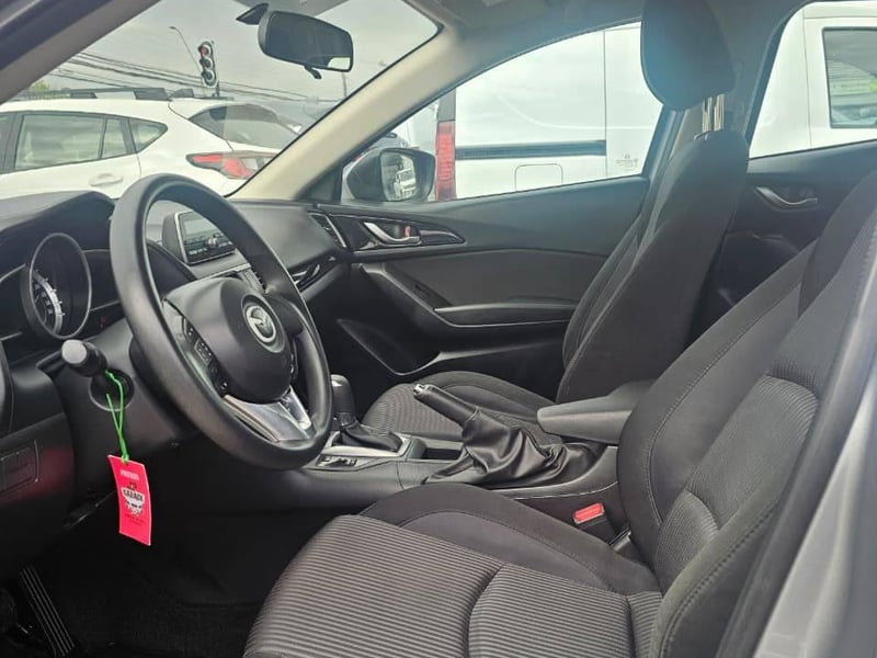 Mazda NEW 3 1.6 2016 - Imagen 9 de 16