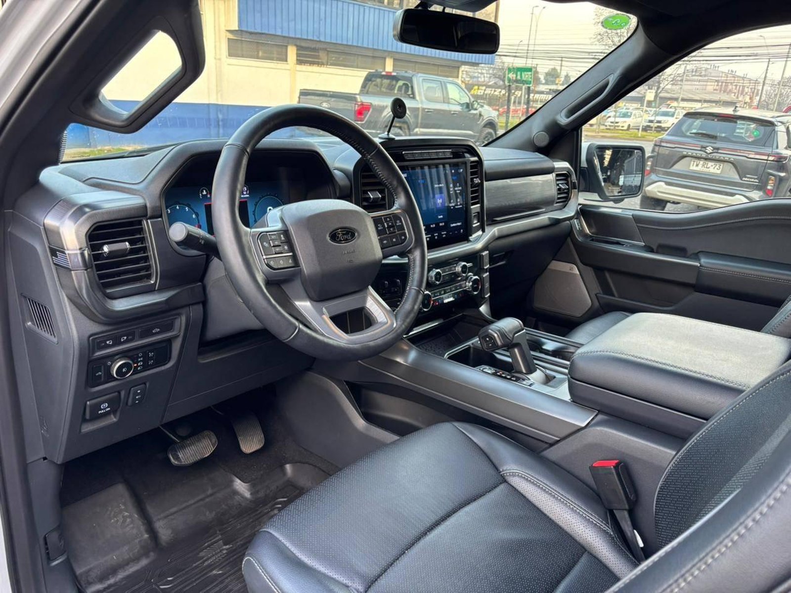 Ford F150 LARIAT BLACK 2025 - Imagen 11 de 19
