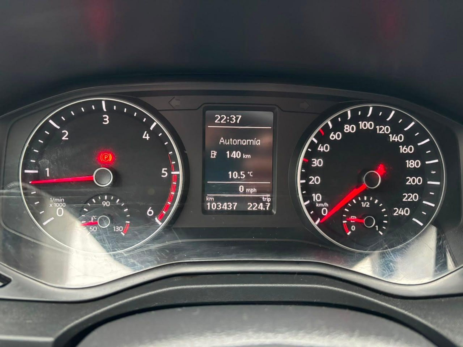 Volkswagen AMAROK TRENDLINE 2023 - Imagen 9 de 17