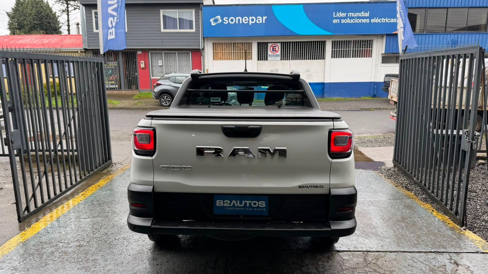 RAM 700 SLT CD 2024 - Imagen 6 de 12