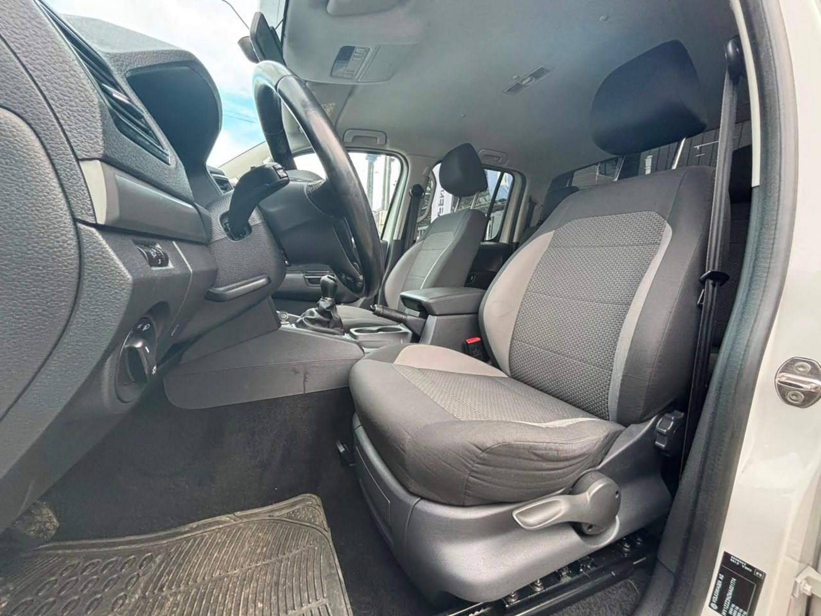 Volkswagen AMAROK TRENDLINE 2021 - Imagen 11 de 14