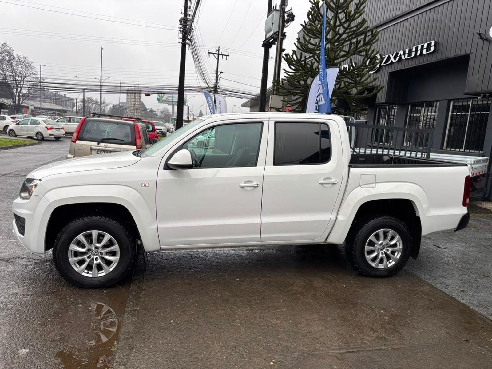 Volkswagen AMAROK TRENDLINE 2023 - Imagen 7 de 17
