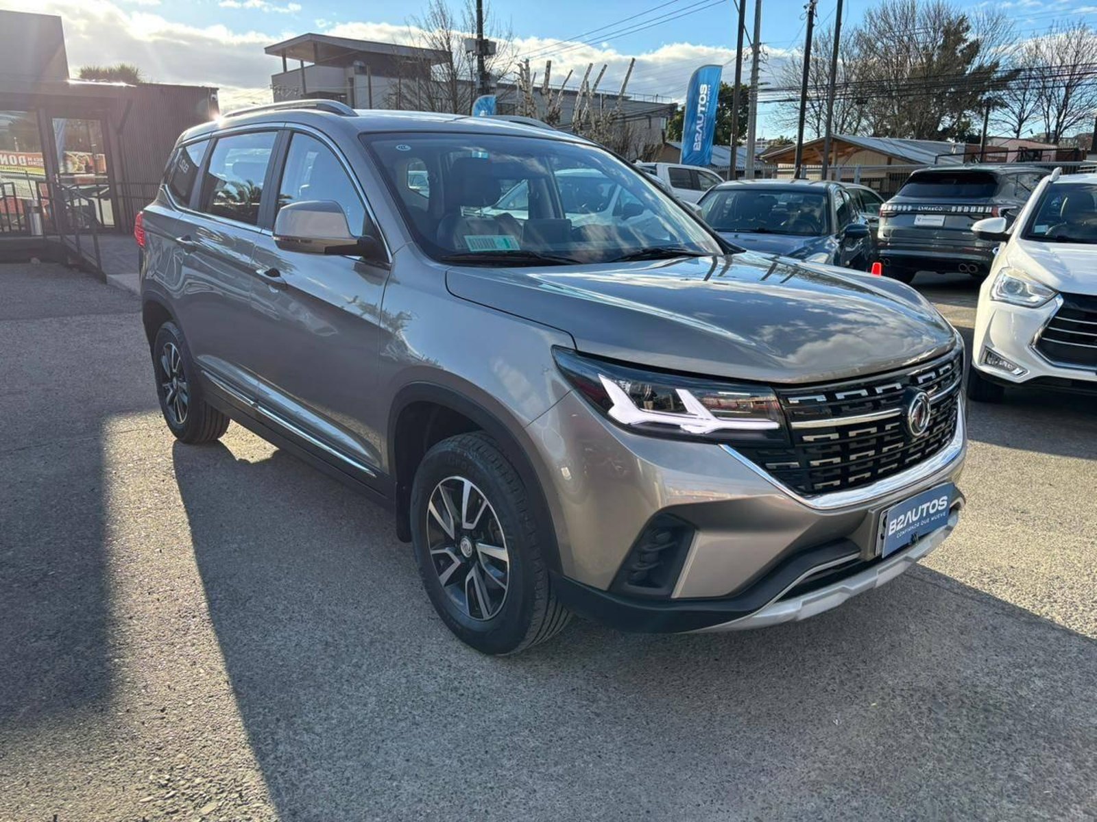 Dongfeng T5 LUXURY 2024 - Foto 2 de 17