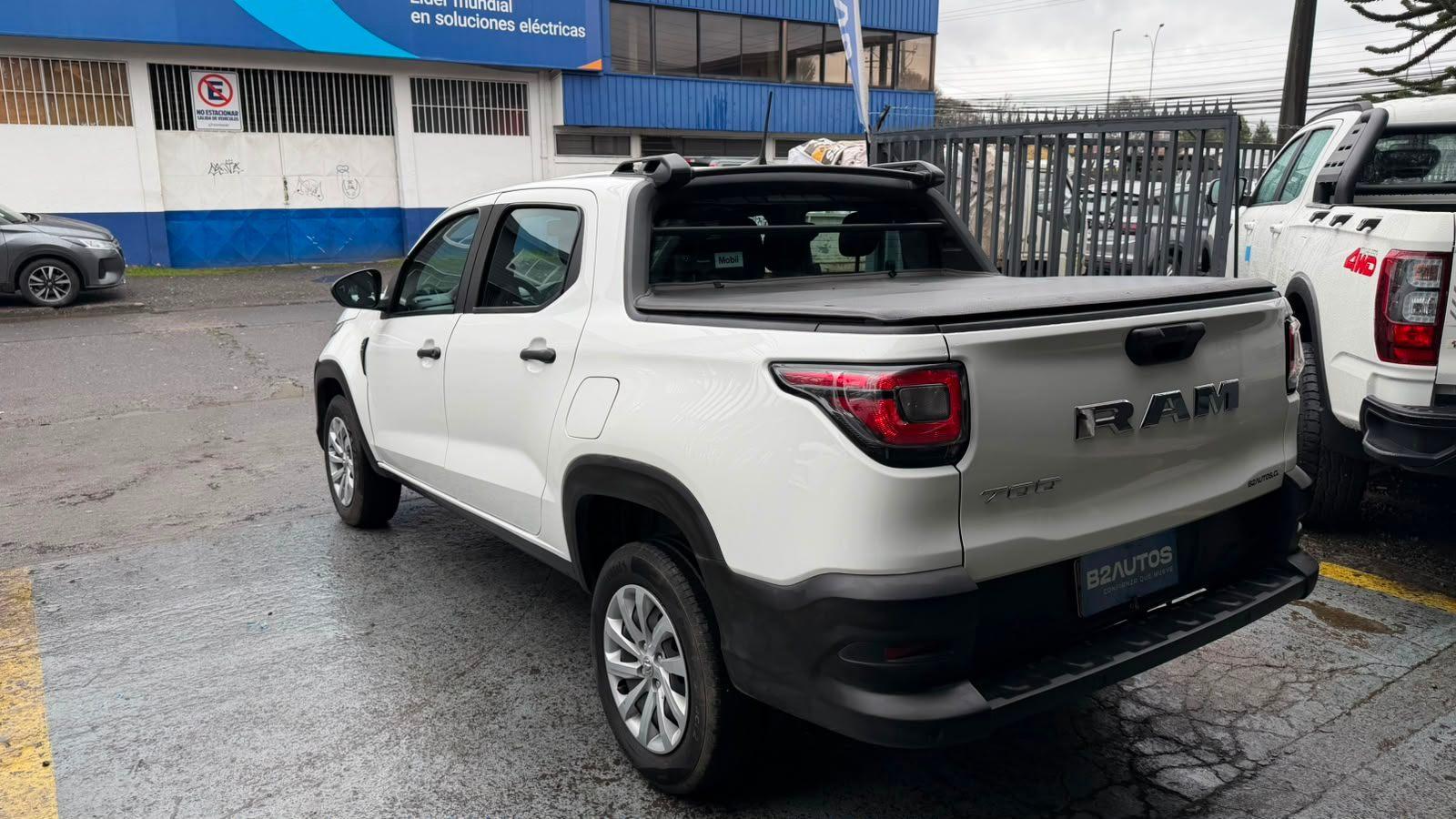 RAM 700 SLT CD 2024 - Imagen 7 de 12