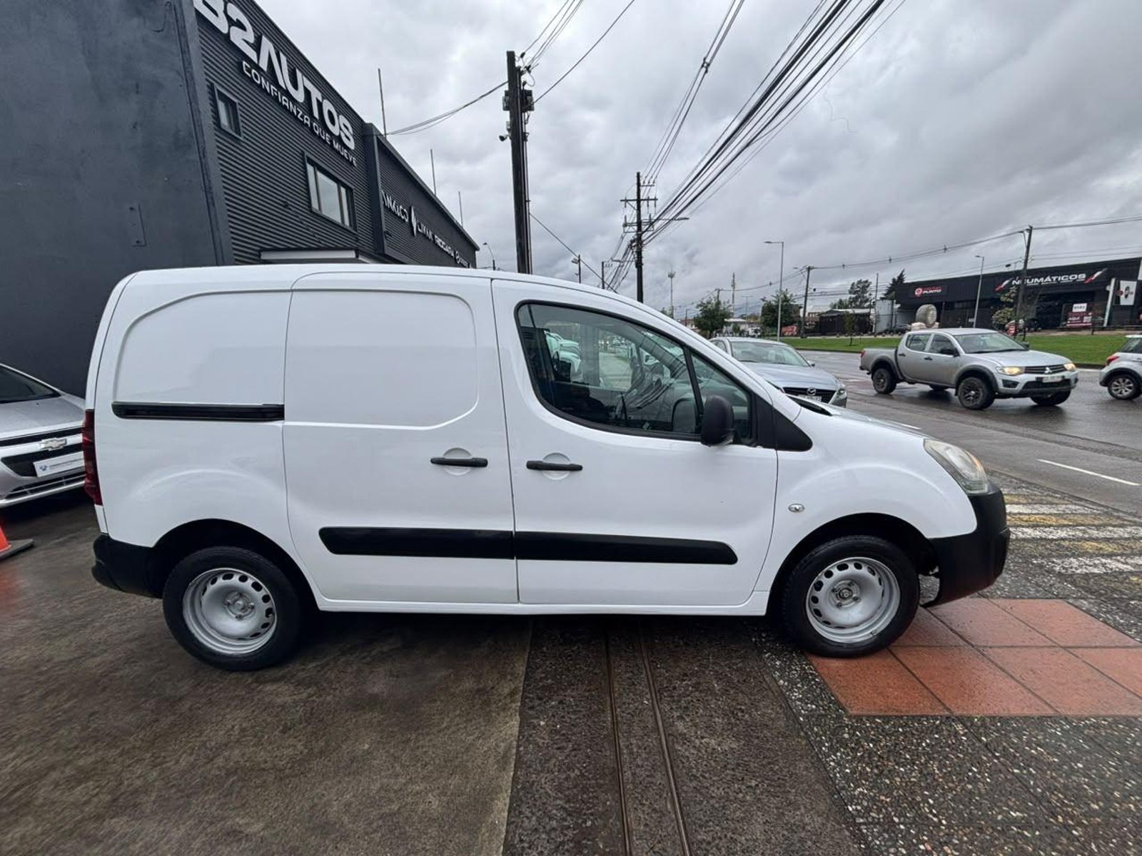 Peugeot PARTNER HDI 2017 - Foto 5 de 16