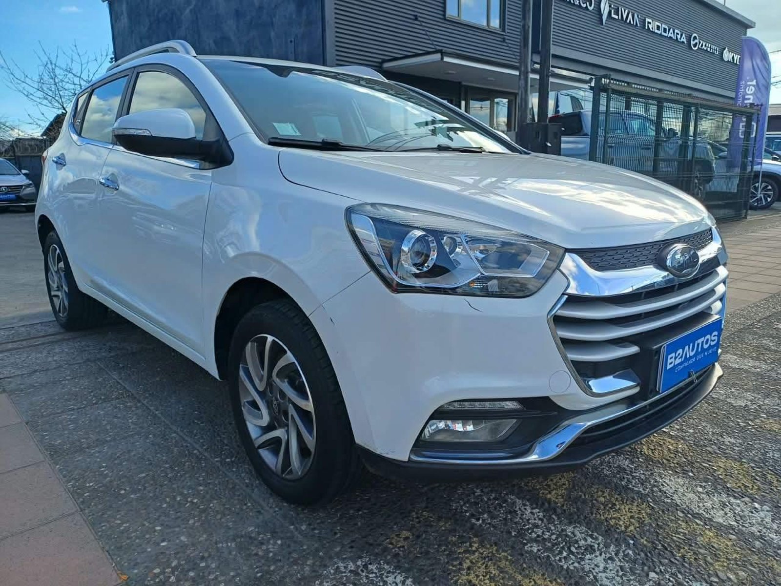 JAC S2 HB 2020 - Foto 2 de 11