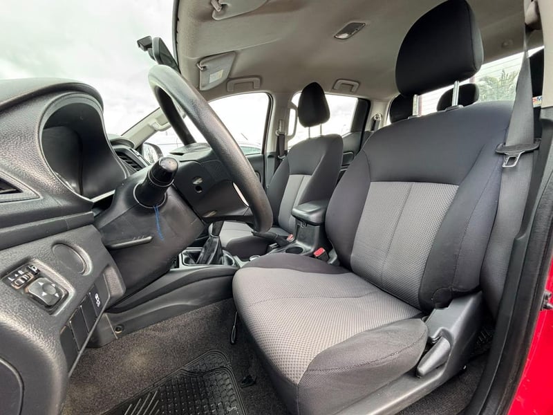 Mitsubishi L200 KATANA CRT 4X4 2023 - Imagen 11 de 17