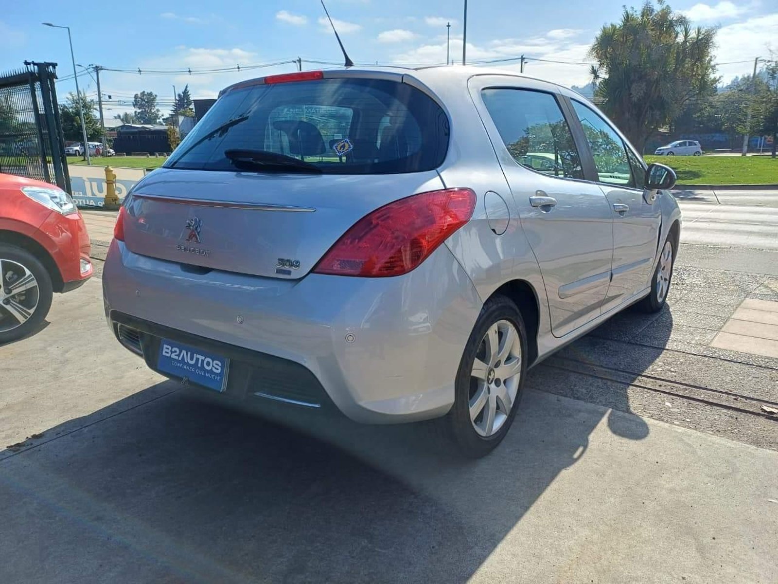 Peugeot 308 ACTIVE E HDI 1.6 2014 - Foto 3 de 12