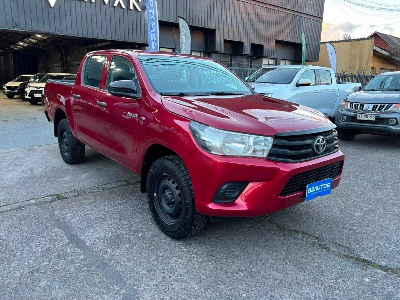 Toyota HILUX 2022 - Foto 2 de 12