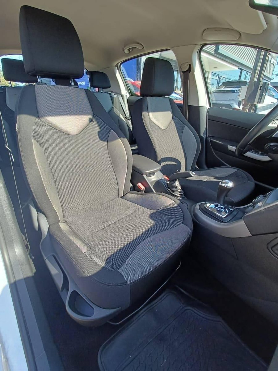 Peugeot 308 ACTIVE E HDI 1.6 2014 - Imagen 11 de 12