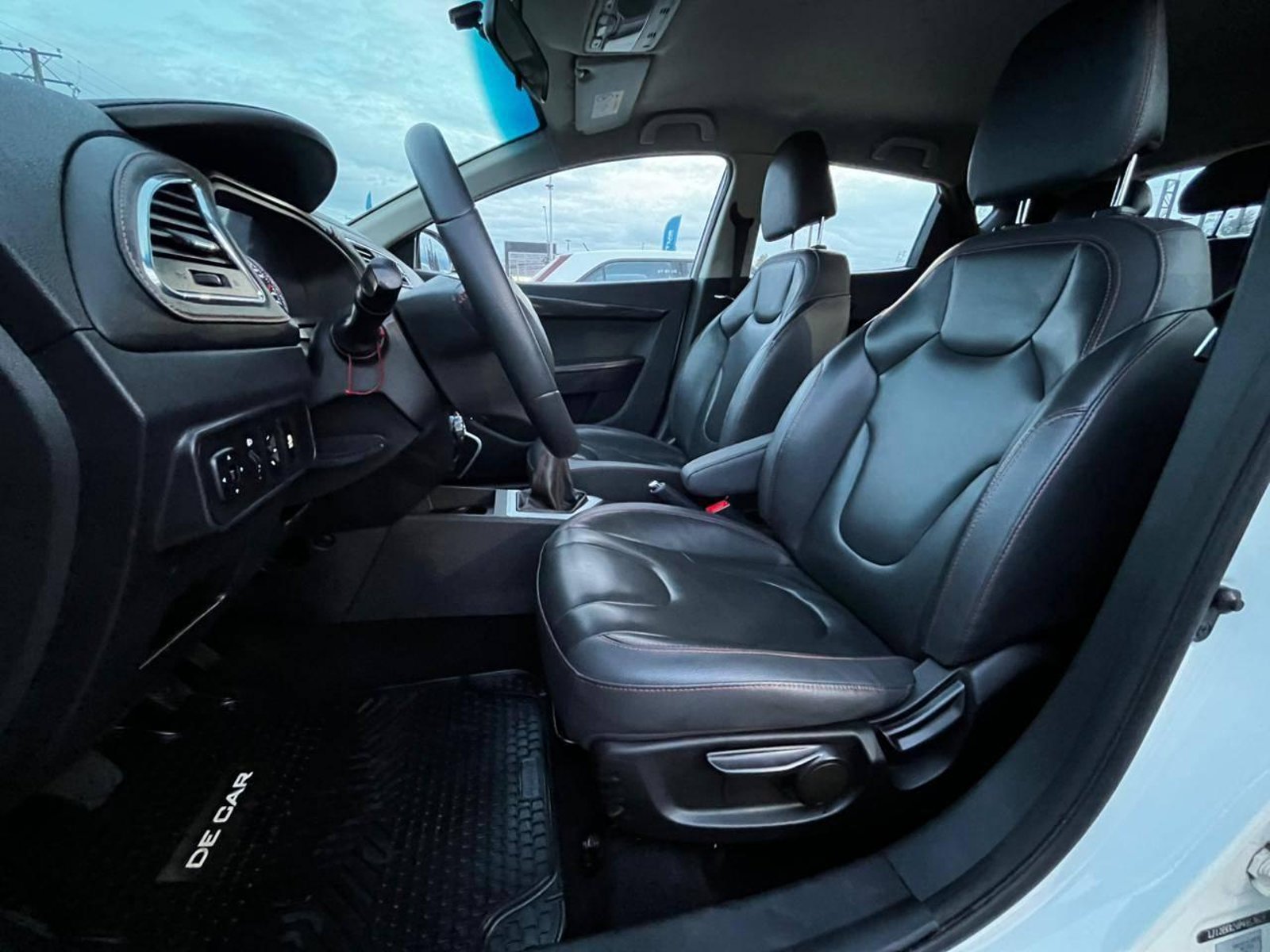 JAC JS2 LUXURY HB 2023 - Imagen 8 de 14