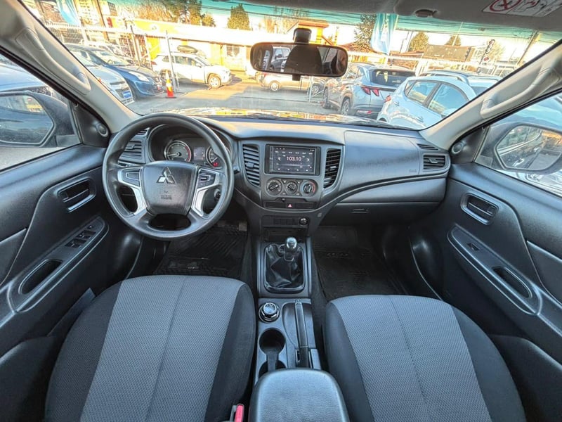Mitsubishi L200 KATANA CRT 4X4 2023 - Imagen 13 de 16