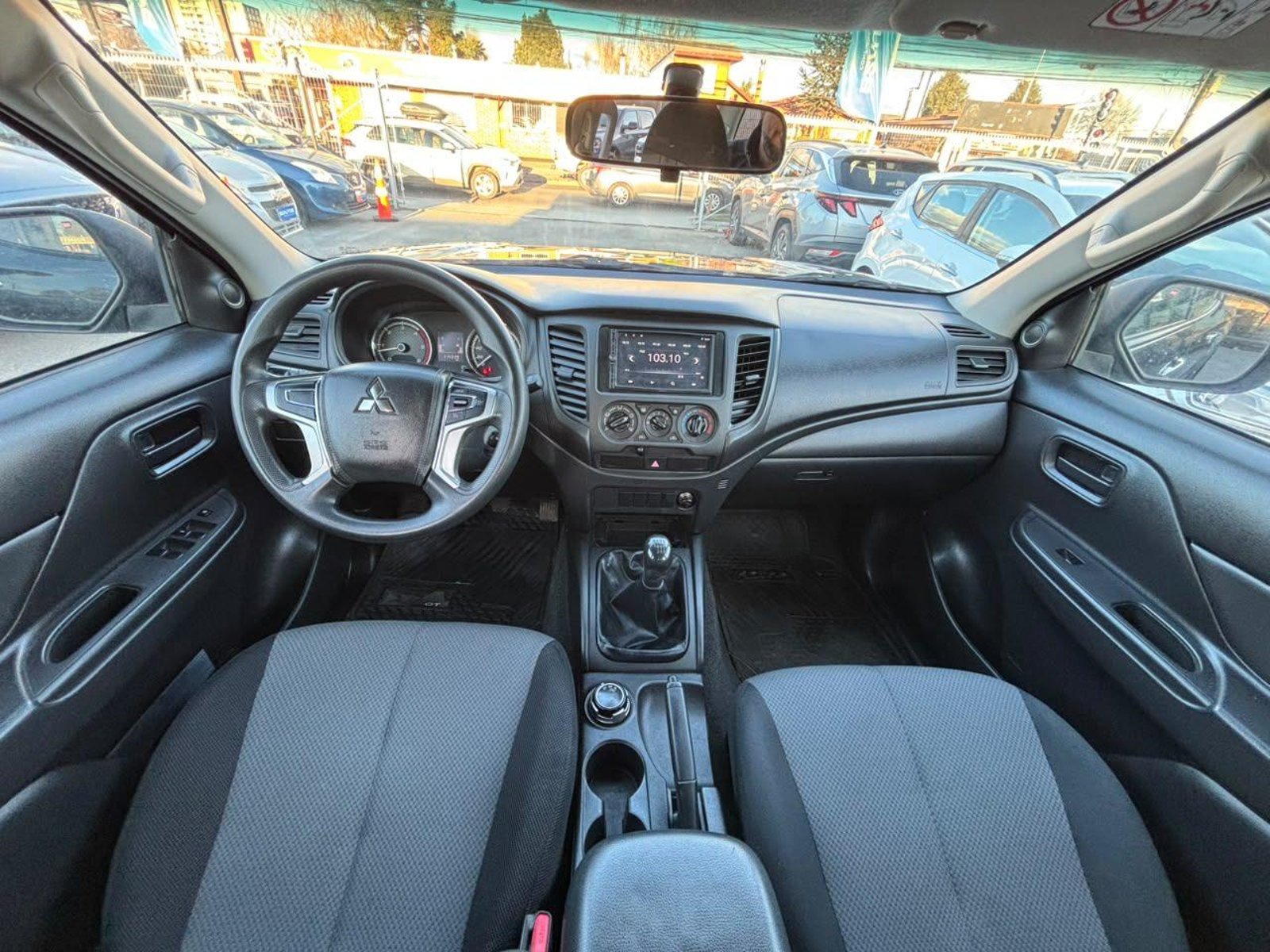 Mitsubishi L200 KATANA CRT 4X4 2023 - Imagen 13 de 16