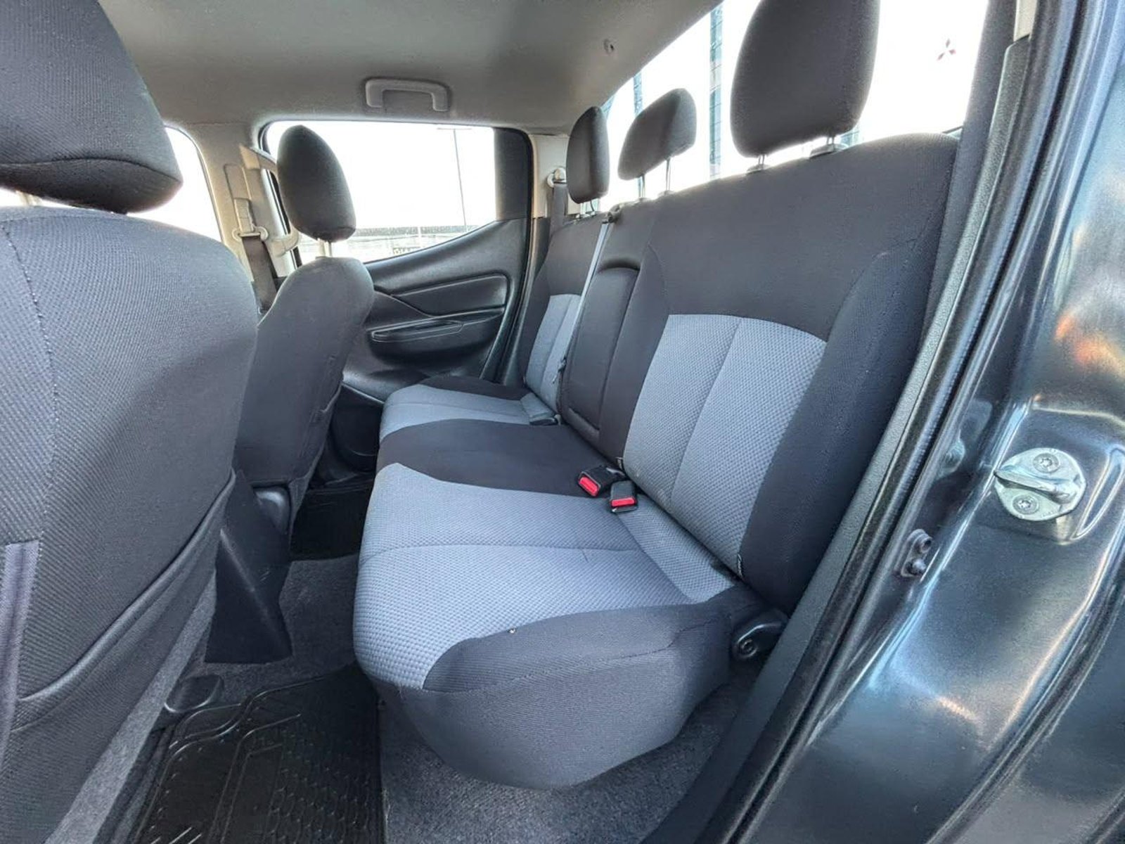 Mitsubishi L200 KATANA CRT 4X4 2023 - Imagen 11 de 16
