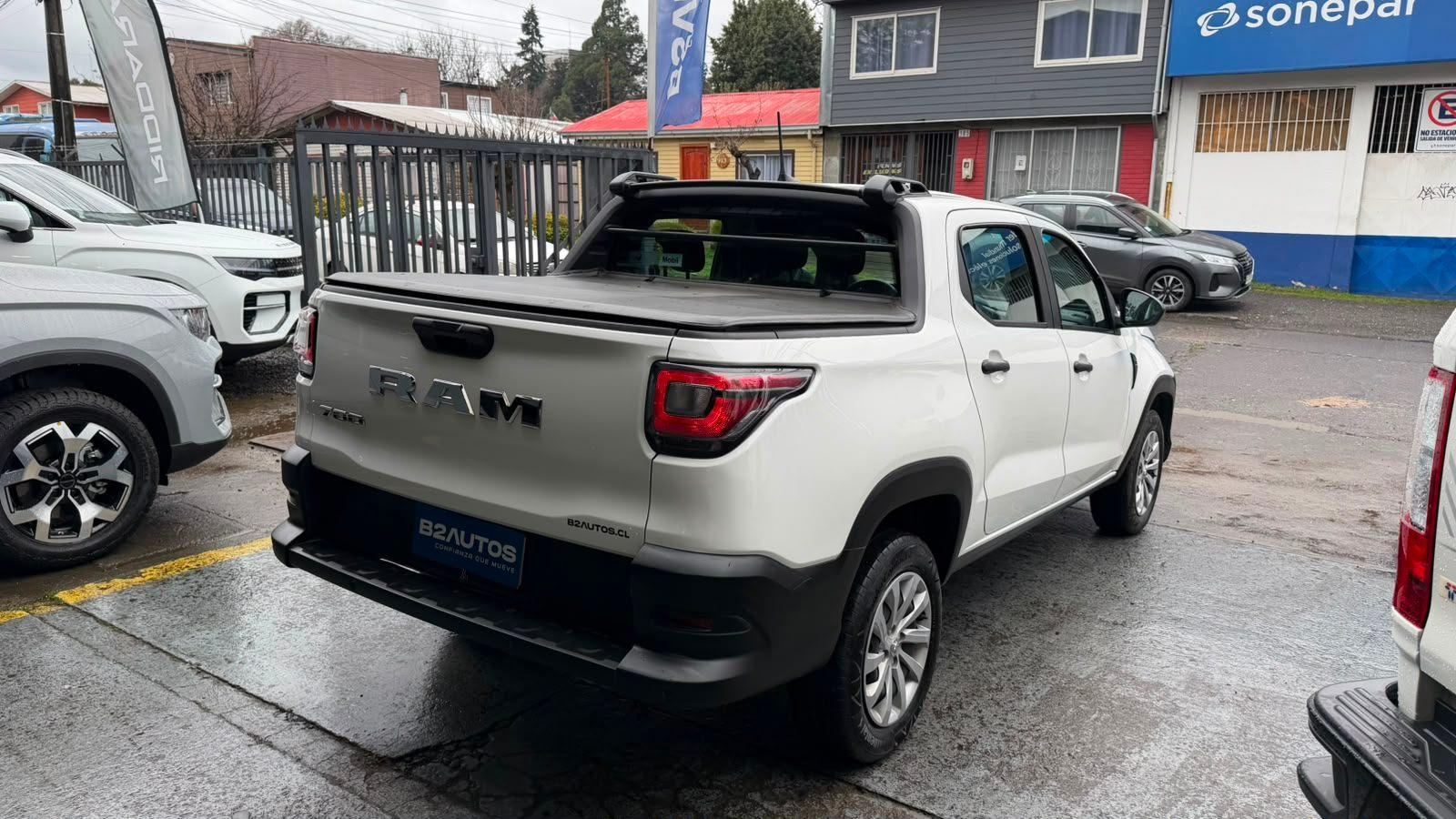 RAM 700 SLT CD 2024 - Imagen 8 de 12