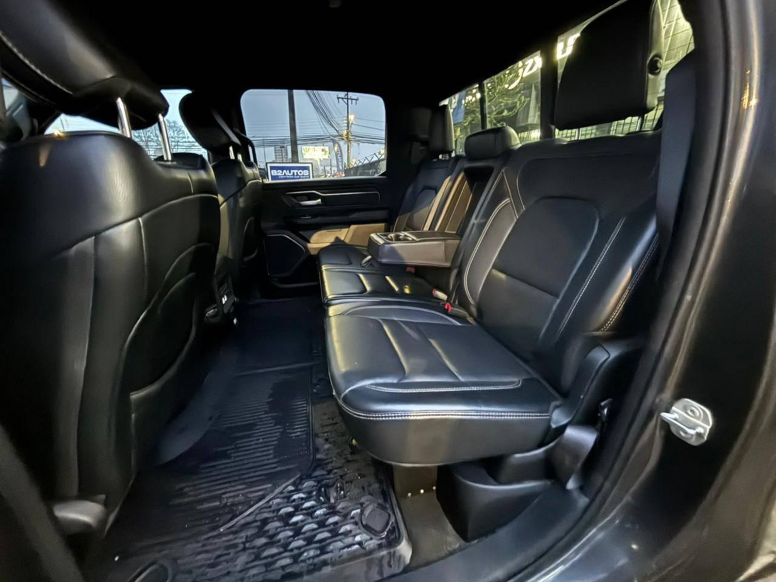 RAM 1500 REBEL CREW 2024 - Imagen 9 de 13