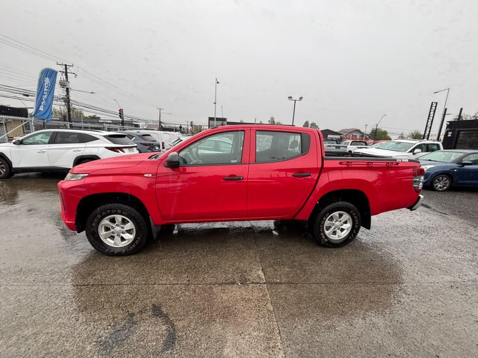 Mitsubishi L200 KATANA CRM 2023 - Foto 5 de 14