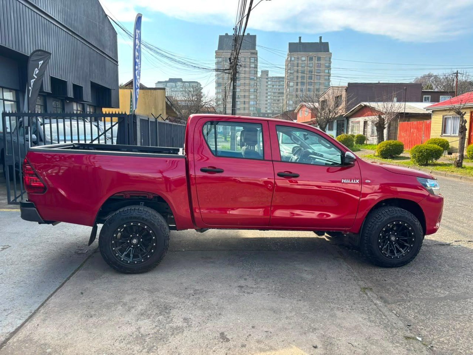 Toyota HILUX 2021 - Foto 3 de 15