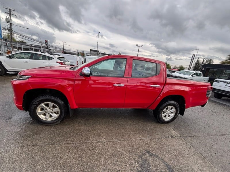 Mitsubishi L200 KATANA CRT 4X4 2023 - Imagen 6 de 17